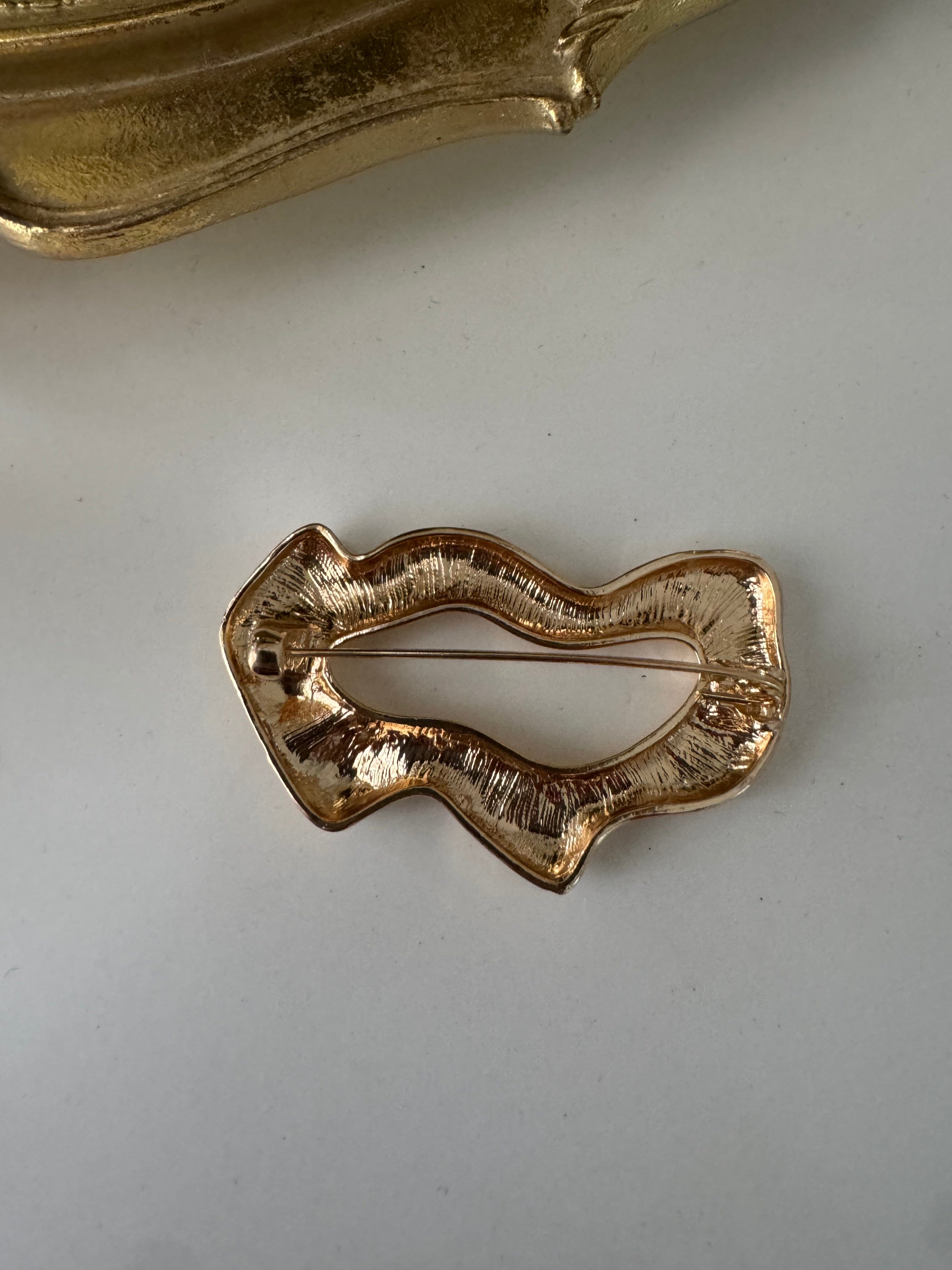 Crinkle Brooche