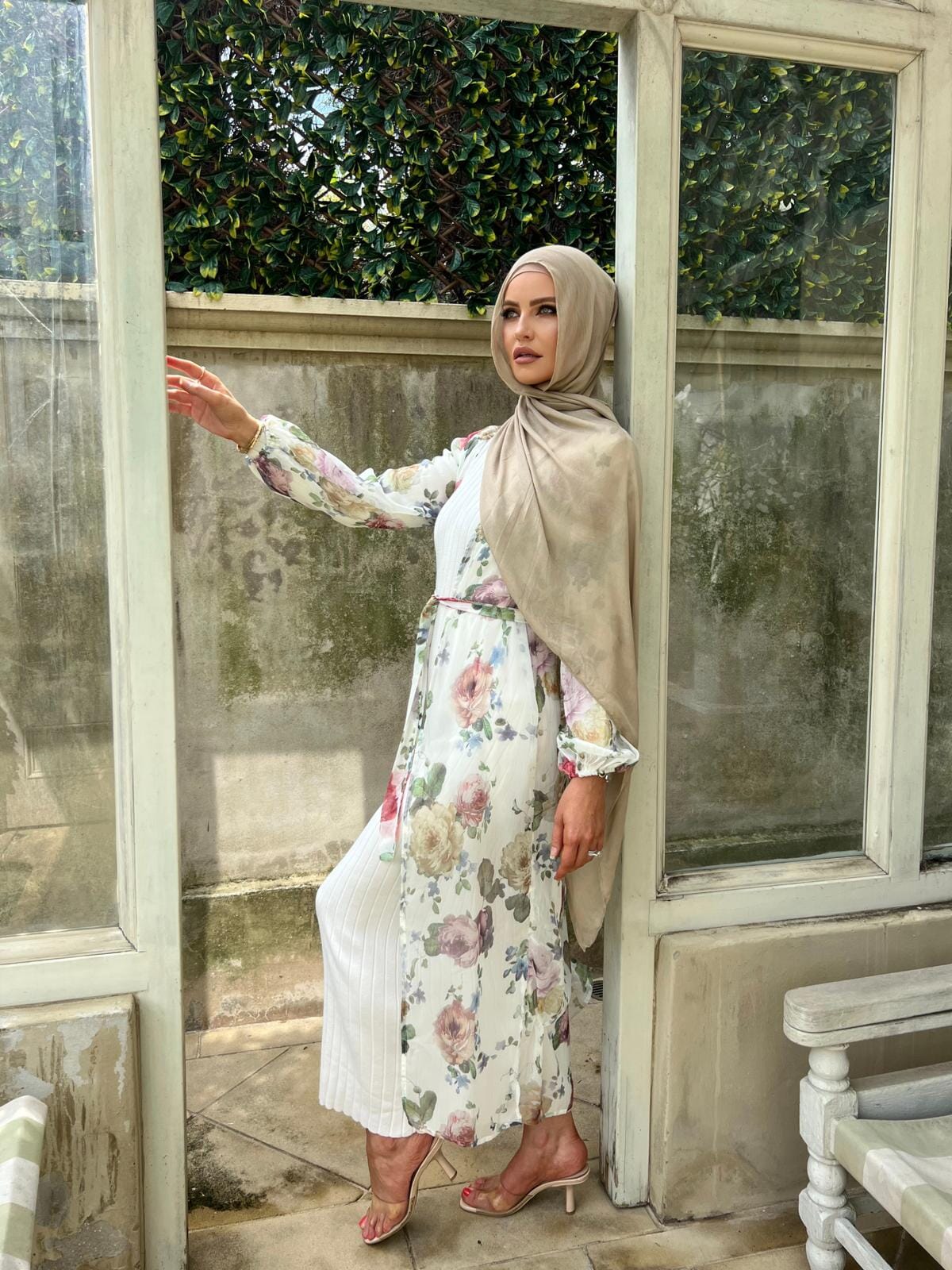 Amar White Floral Cape