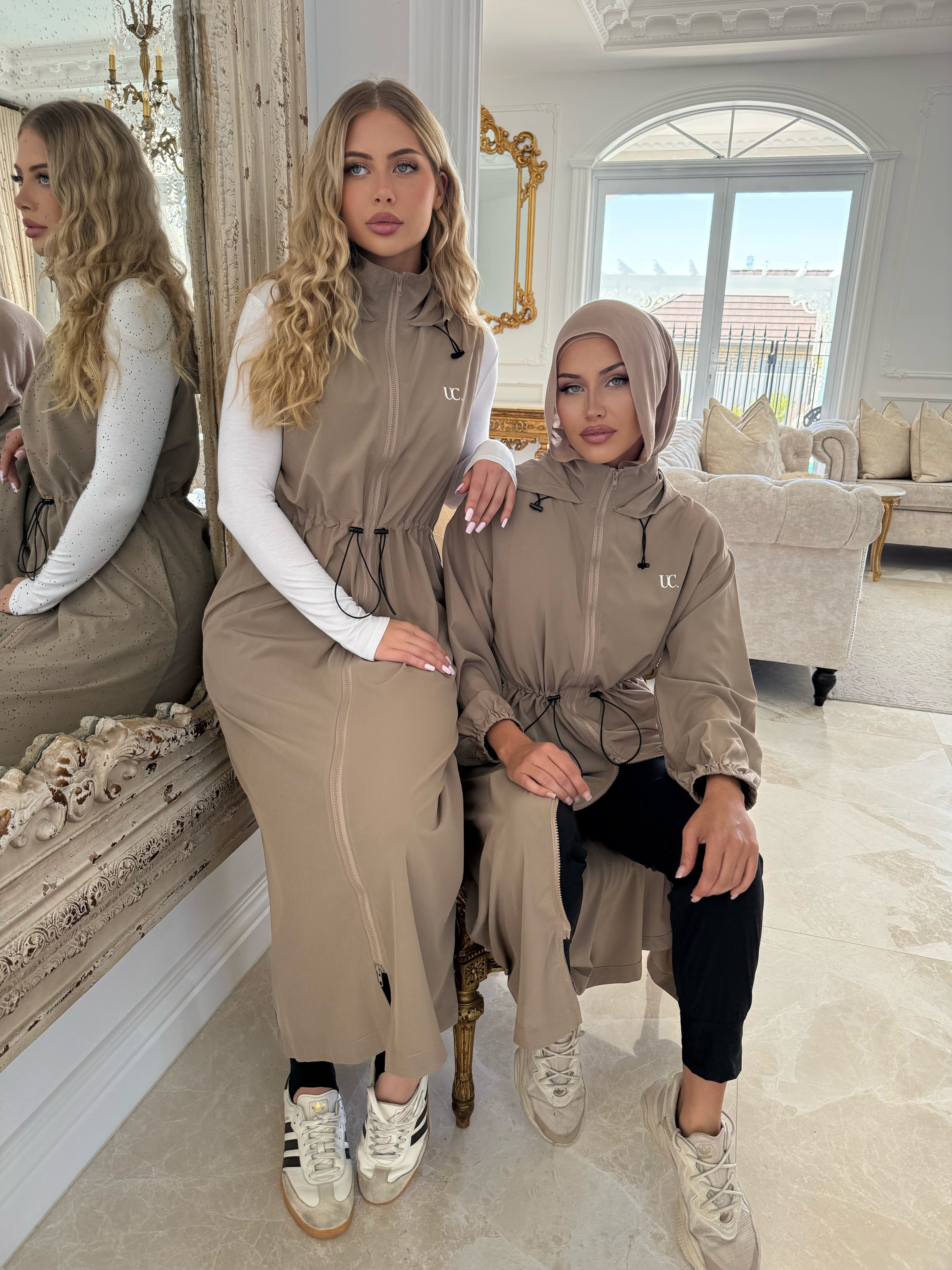 UC Maxi Wind Breaker