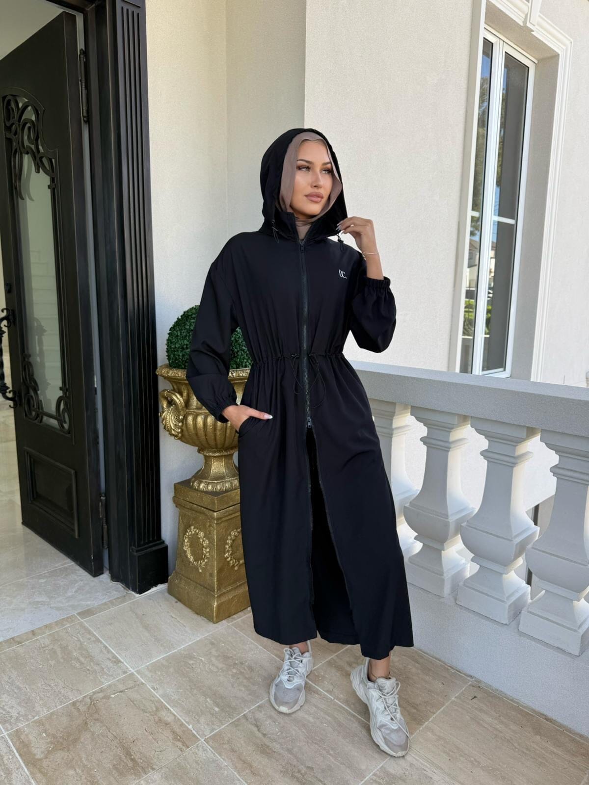 UC Maxi Wind Breaker