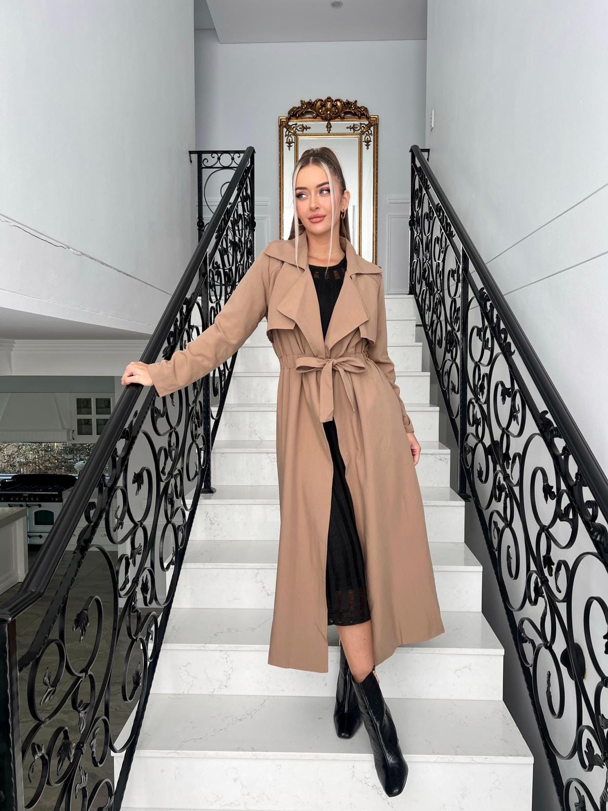 Draw String Amara Trench