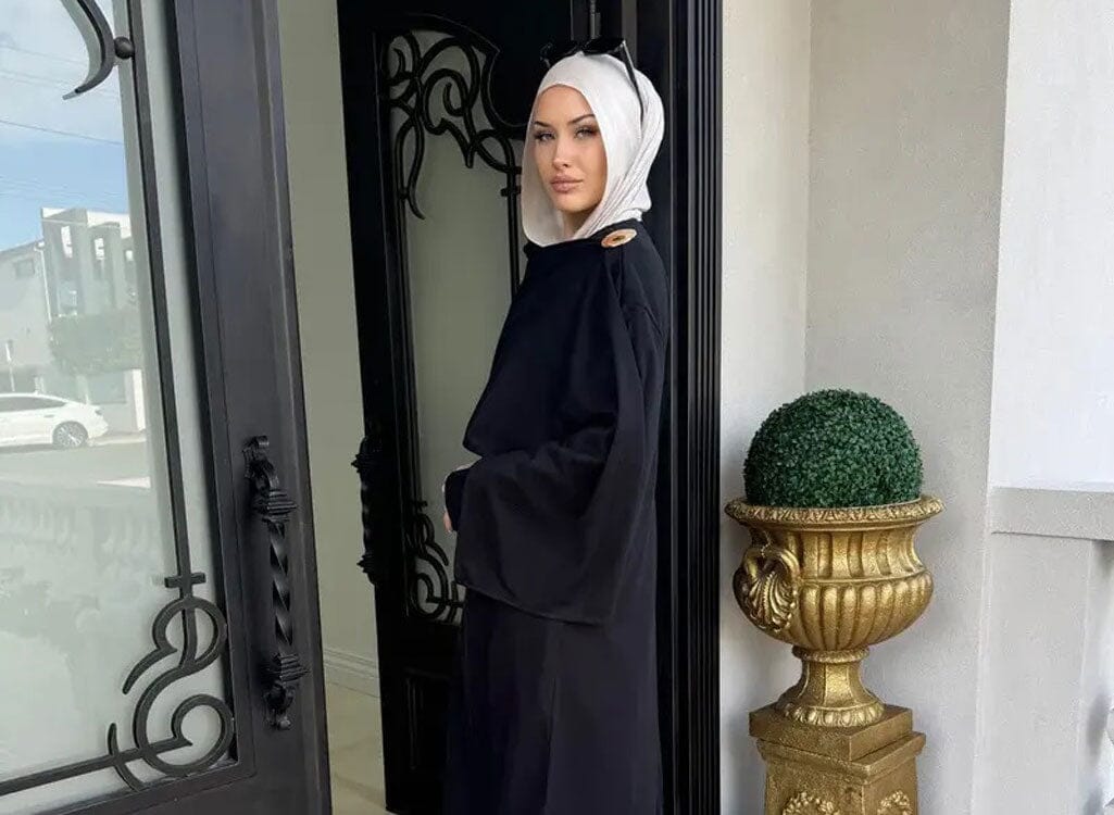The Appeal of Modest Dress Clothes Series: Iranian