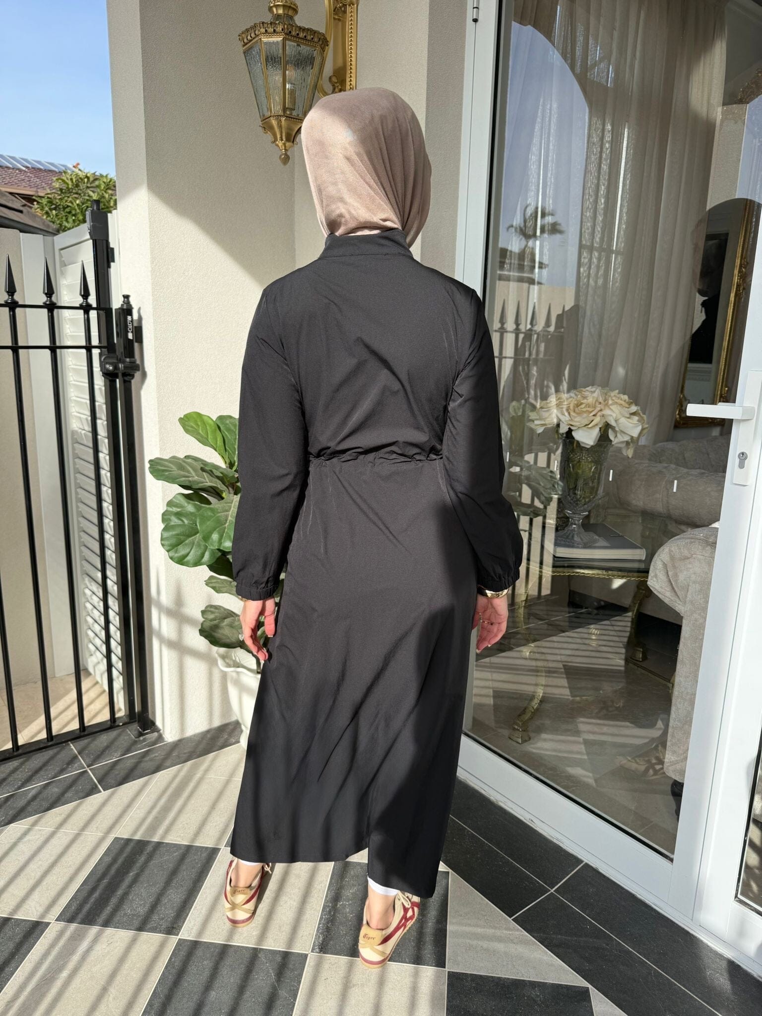 Anna Modest Wind Breaker