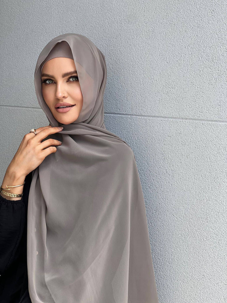 
            
                Load image into Gallery viewer, Leaf Chiffon Hijab Set
            
        