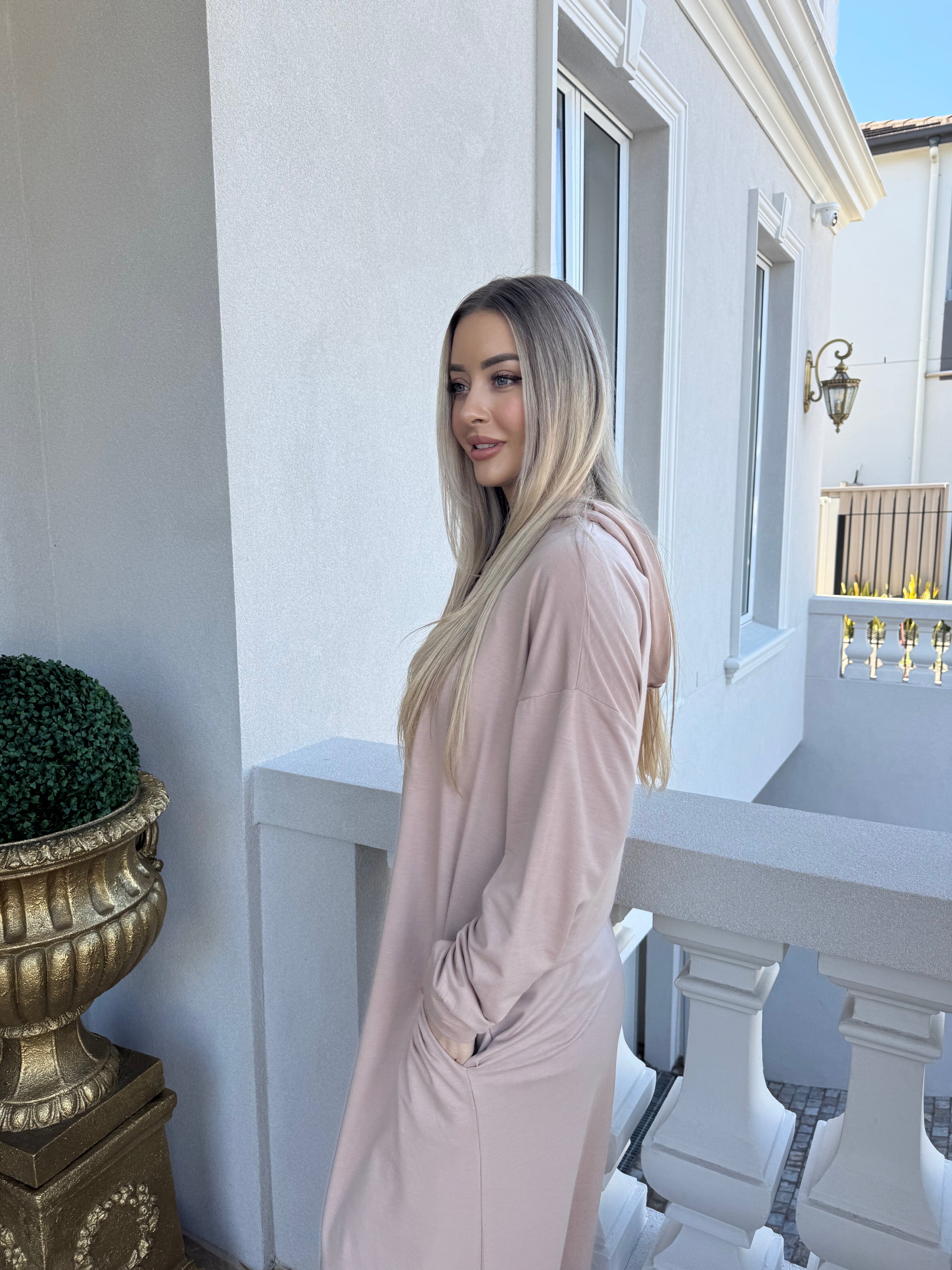 Laura Abaya