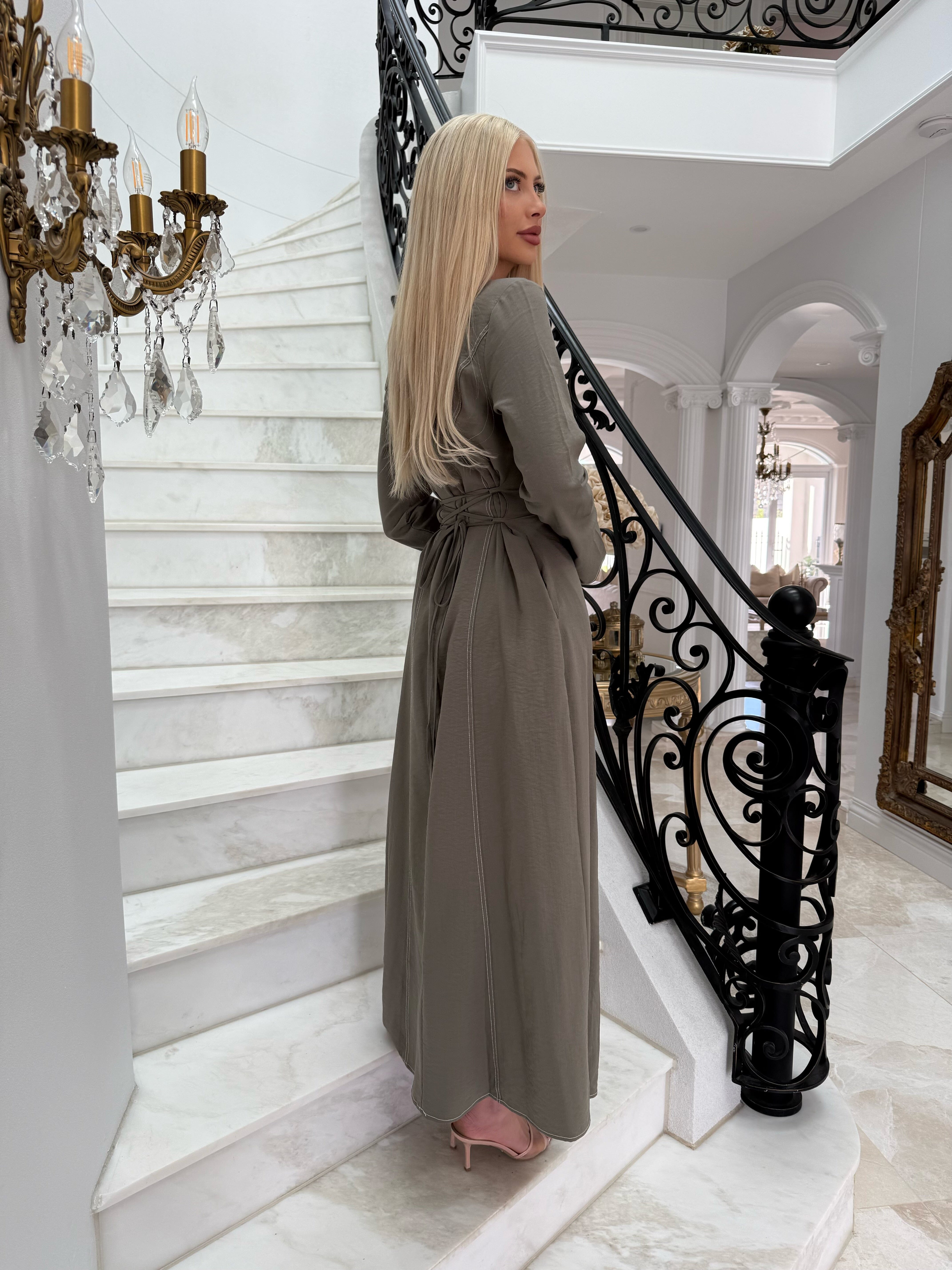 Contrast Belle Sleeve Dress
