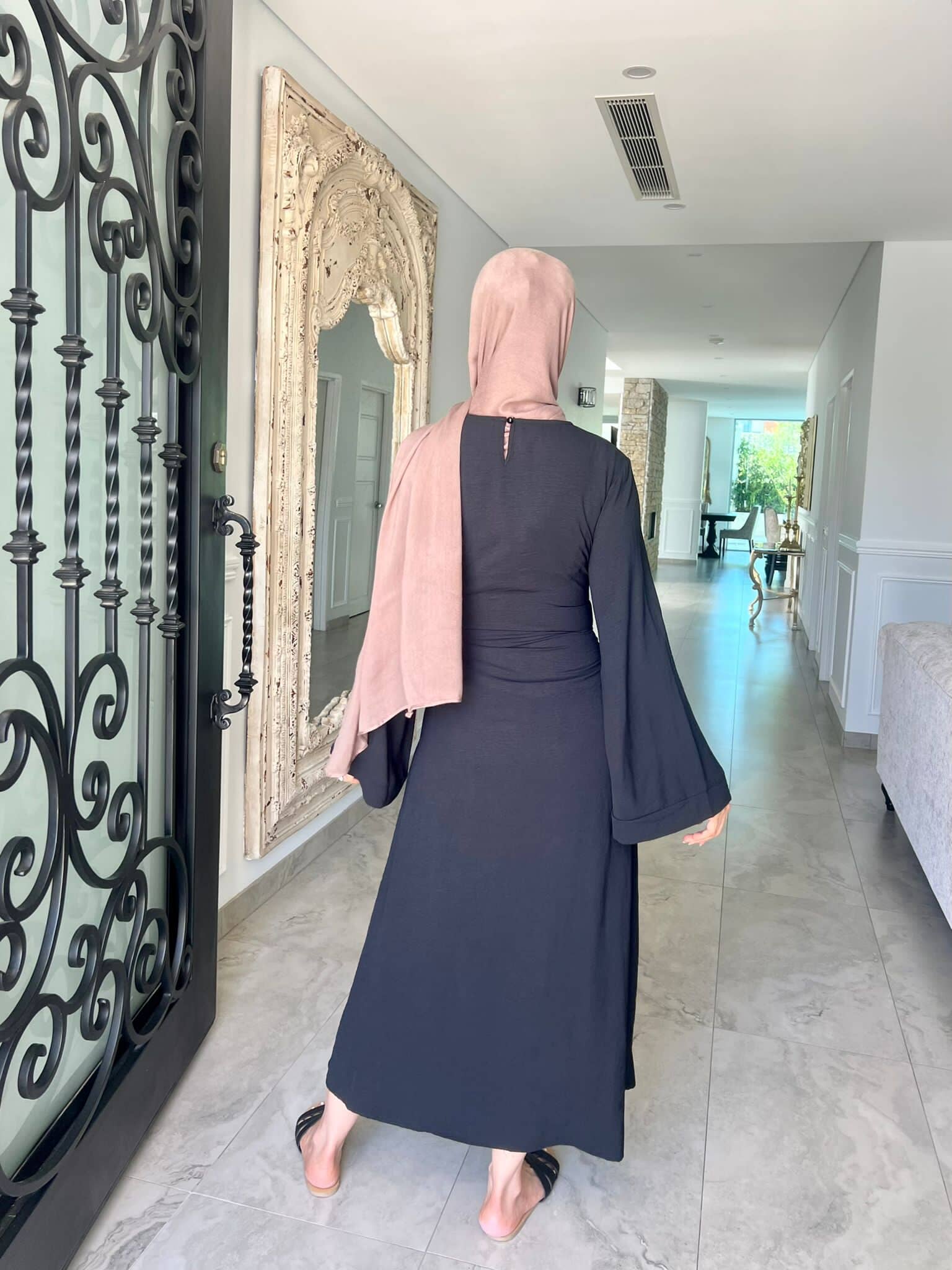 Tie Abaya