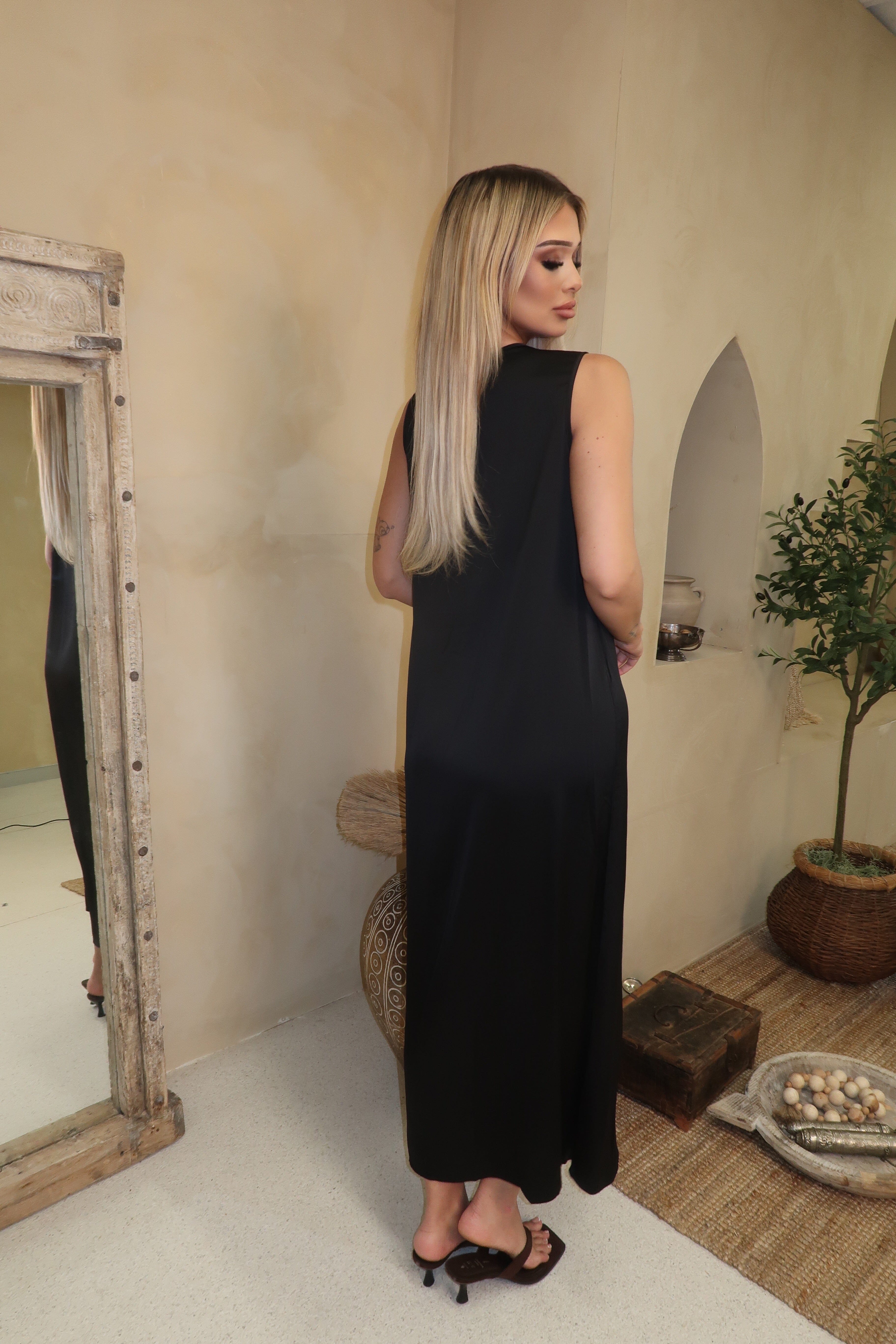 Layali Embroidered Abaya Set