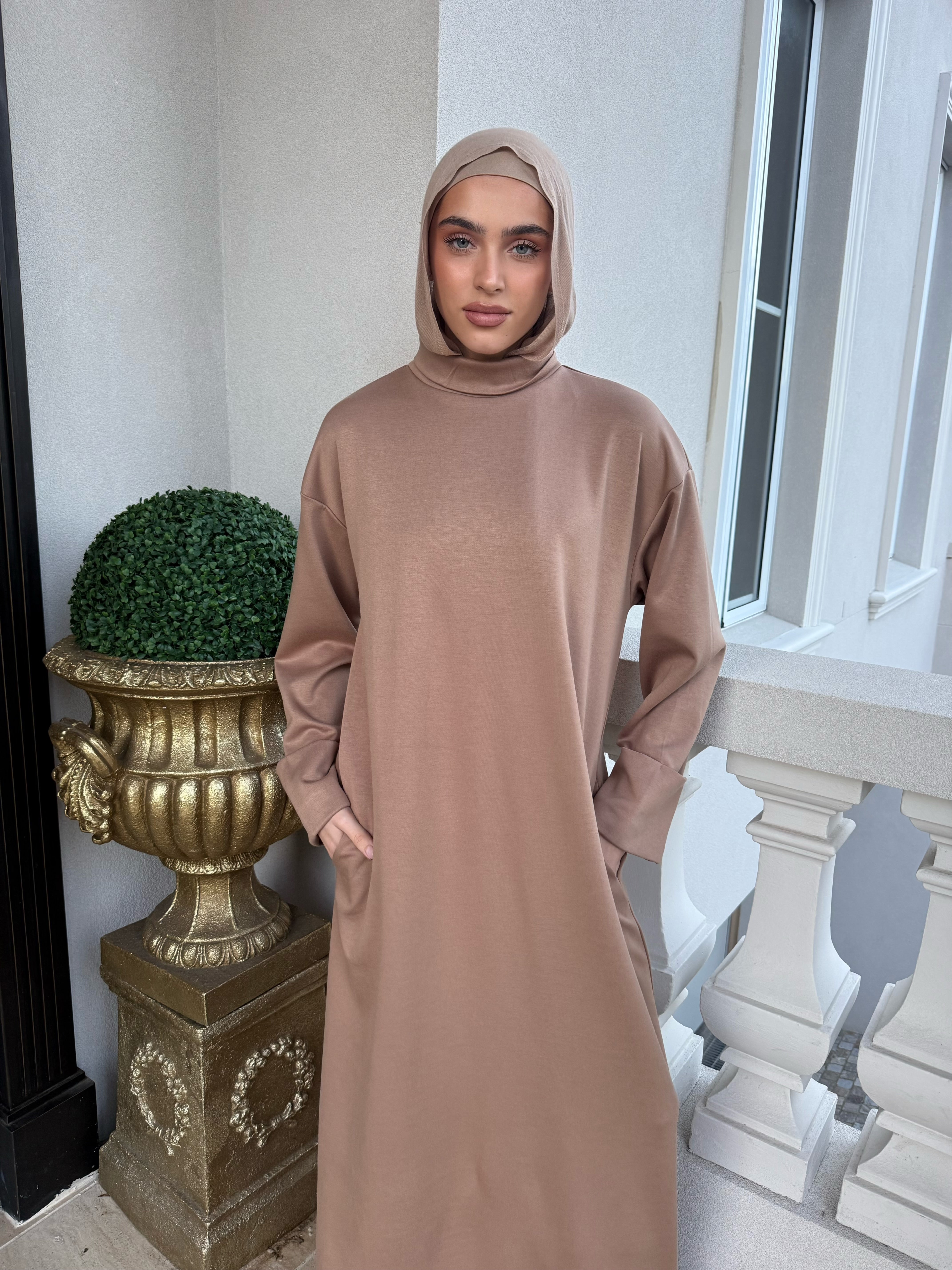 Ponti High Neck Abaya