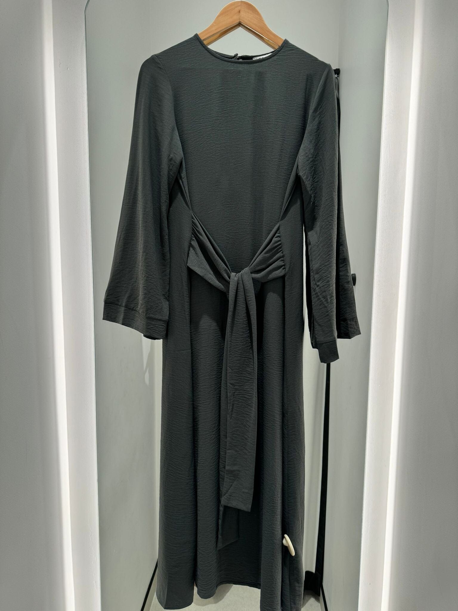 Tie Abaya