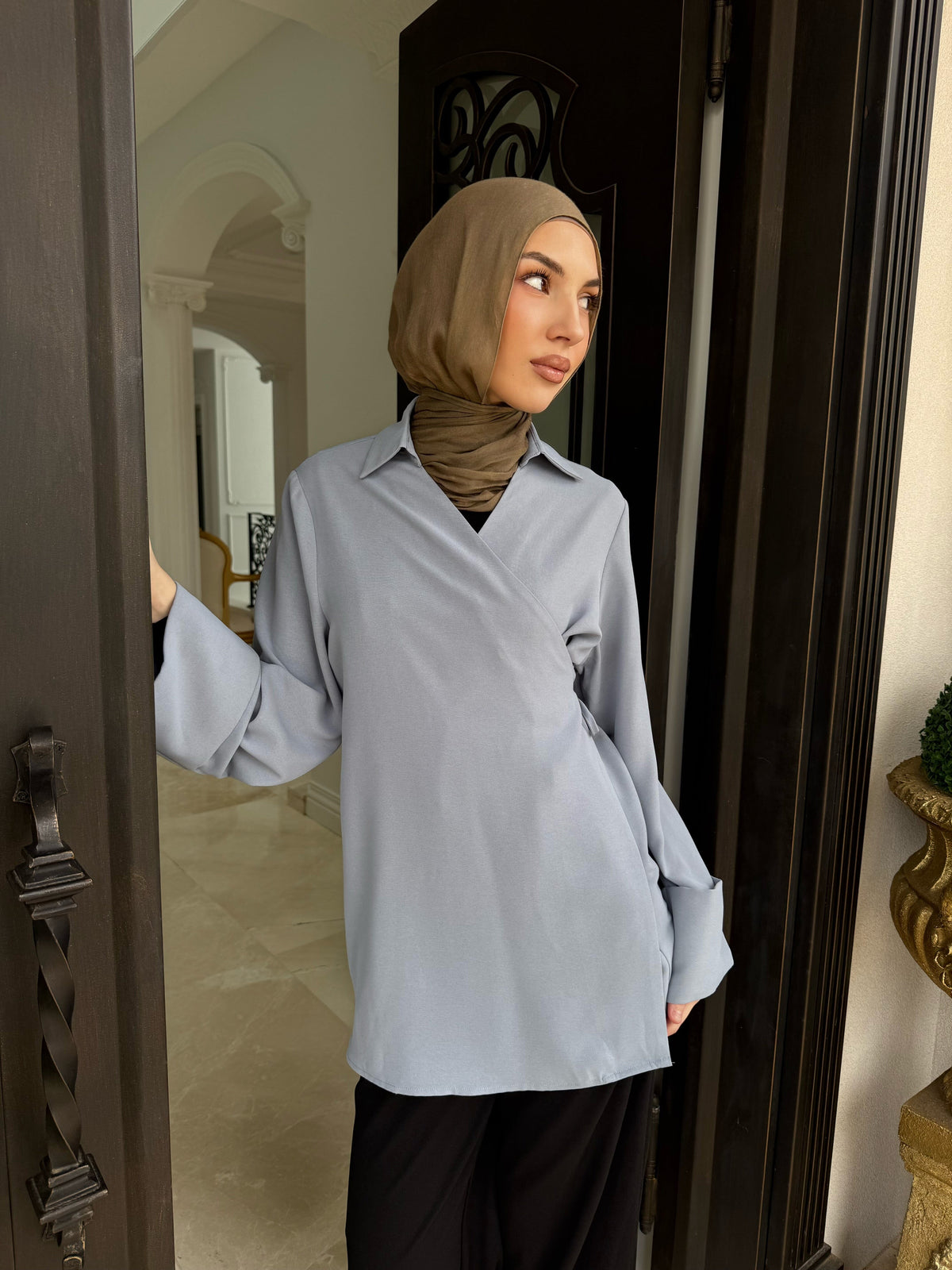 Tie Up Belle Sleeve Blouse