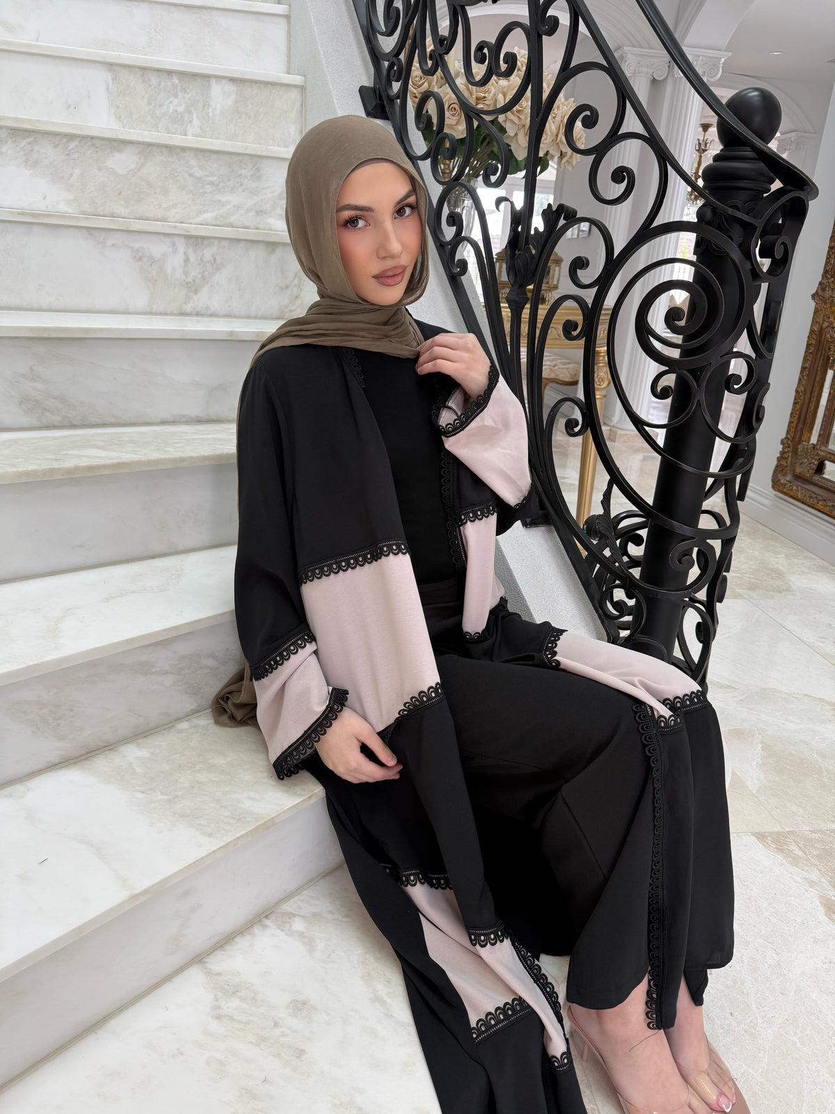 Emirates Abaya