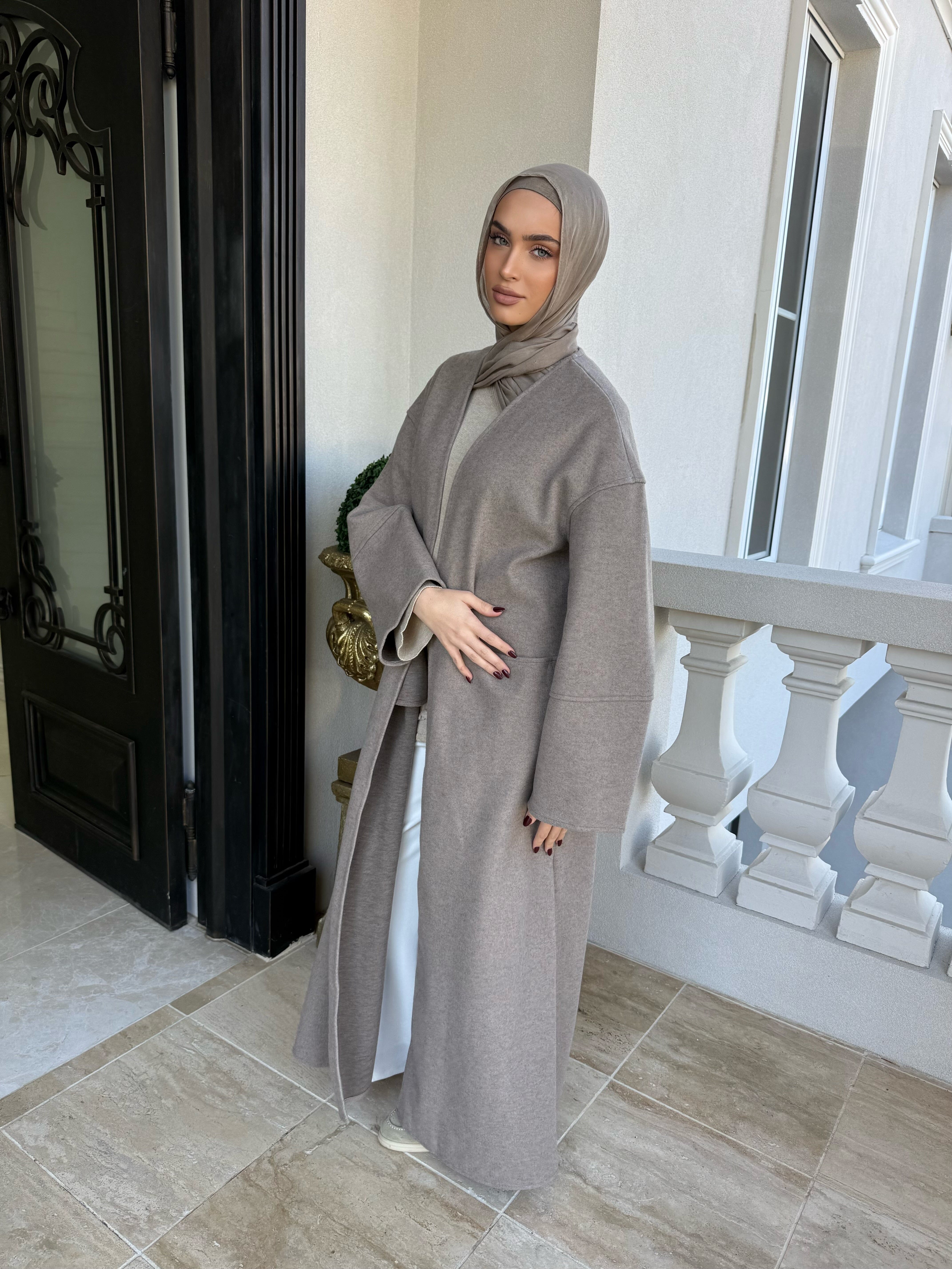 Mom Pocket Open Abaya