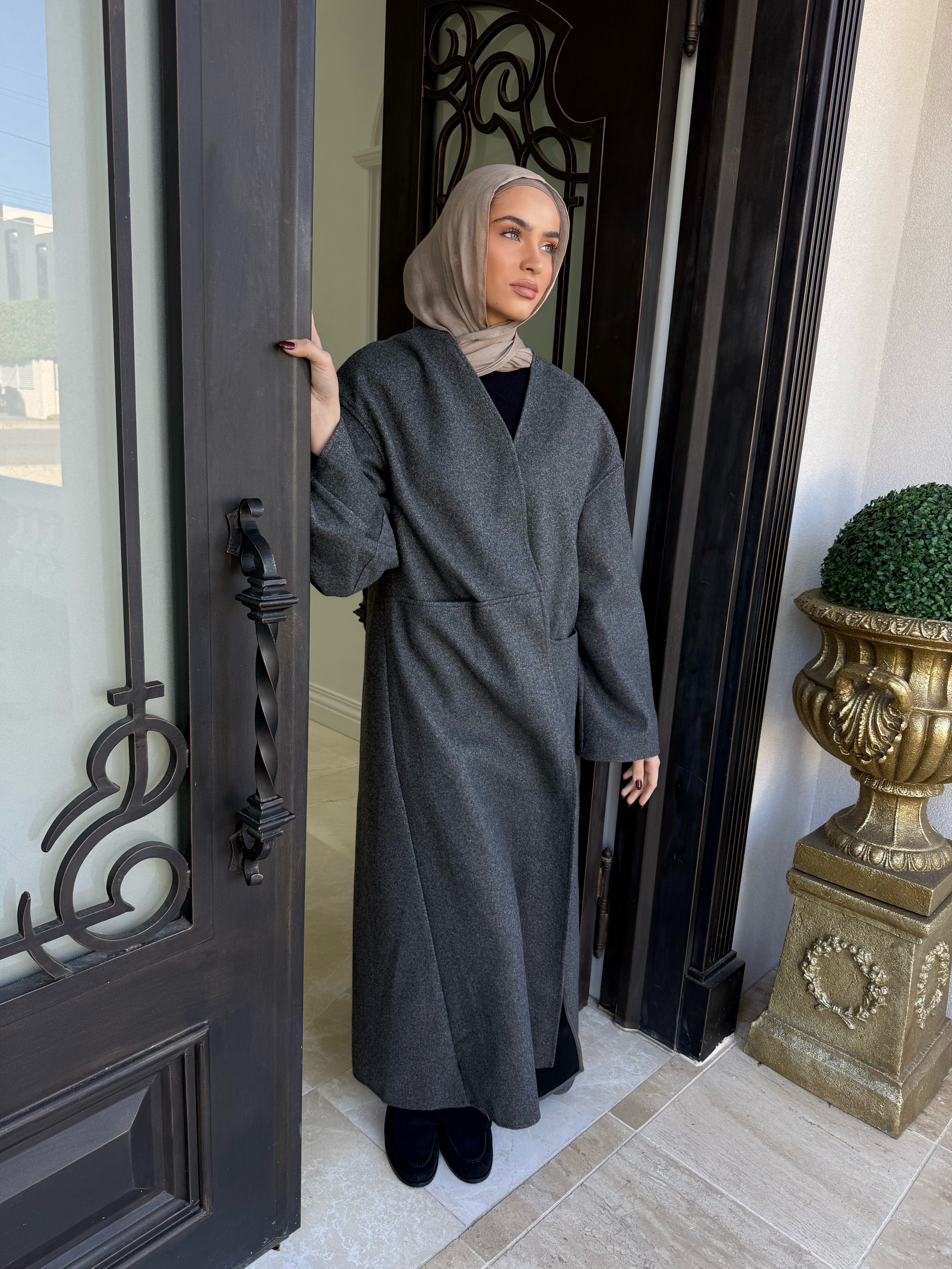 Mom Pocket Open Abaya