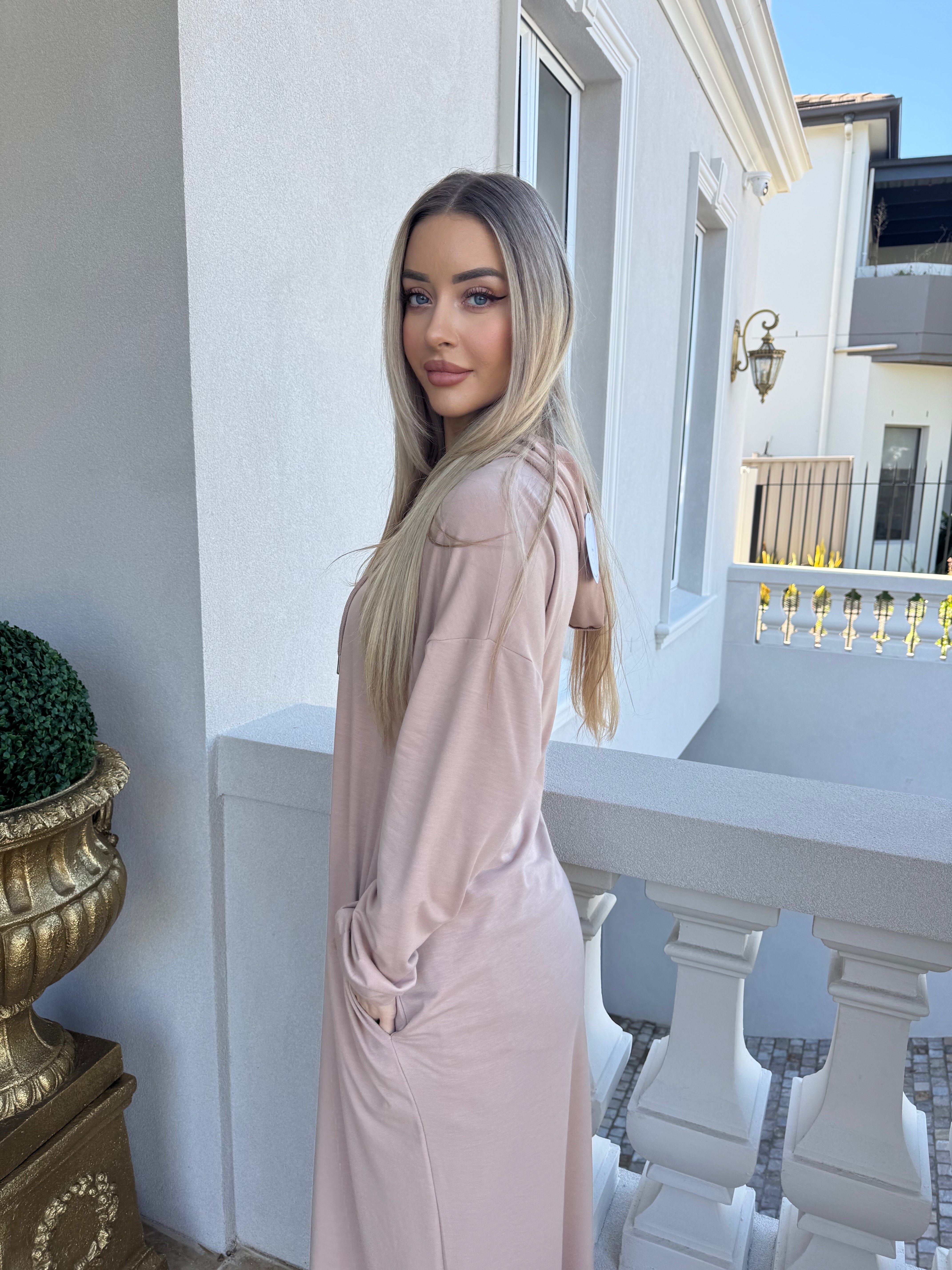 Laura Abaya