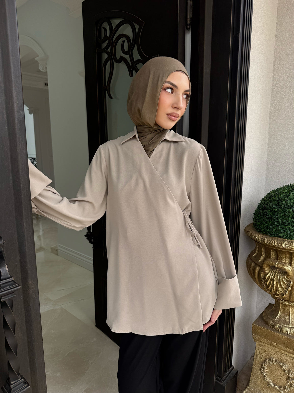 Tie Up Belle Sleeve Blouse