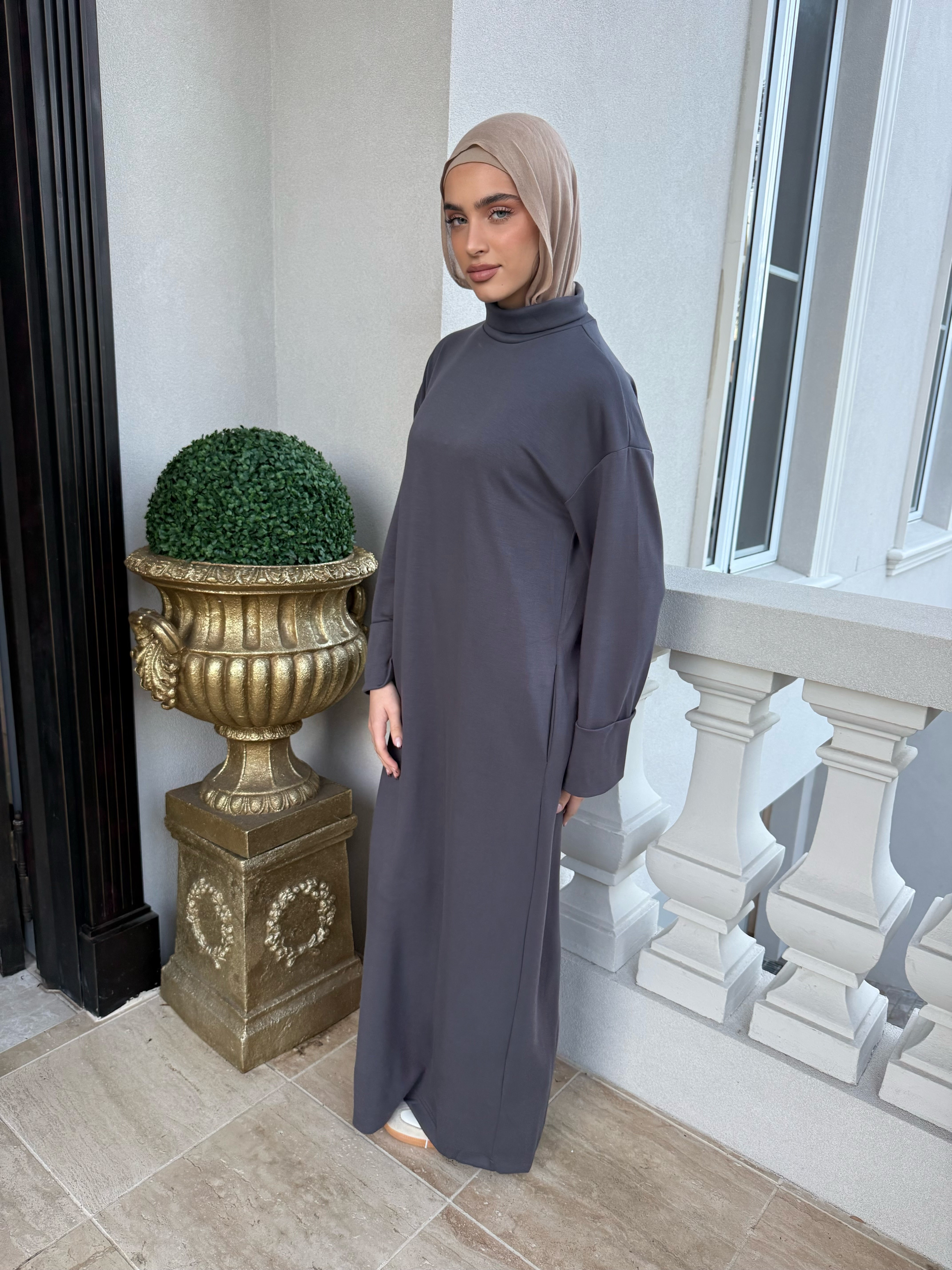 Ponti High Neck Abaya