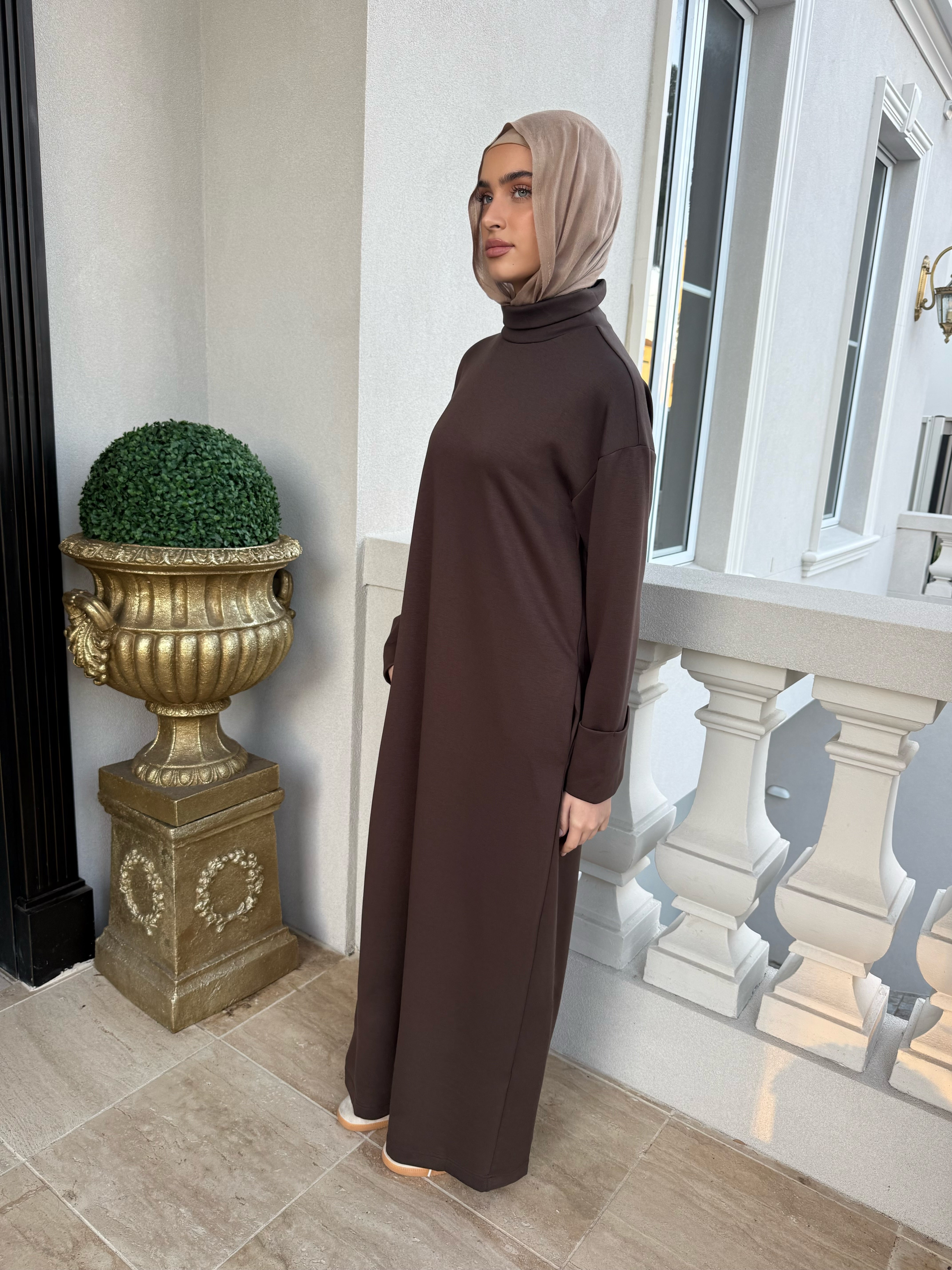 Ponti High Neck Abaya