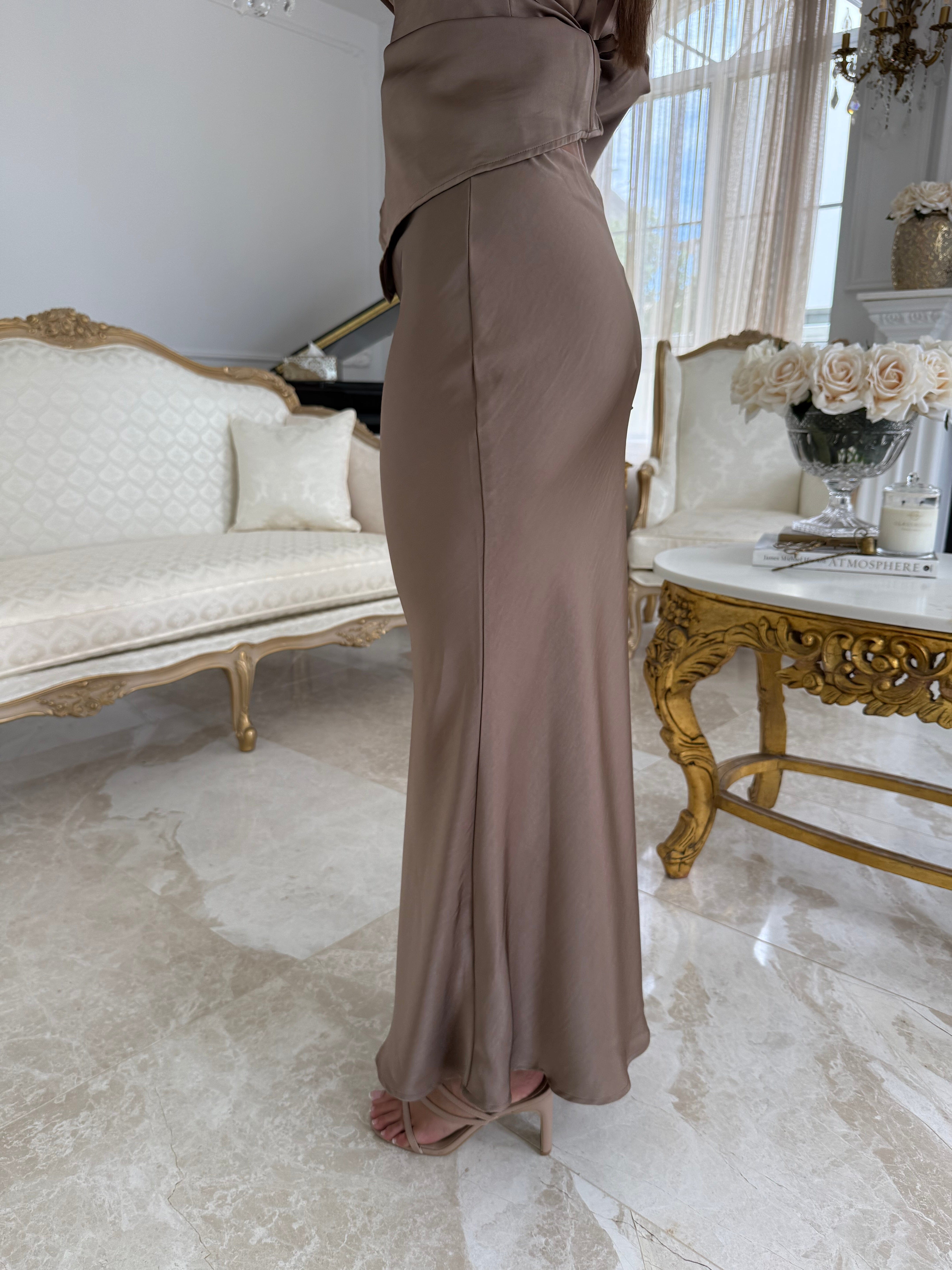 Layali Satin Bell Sleeve Set