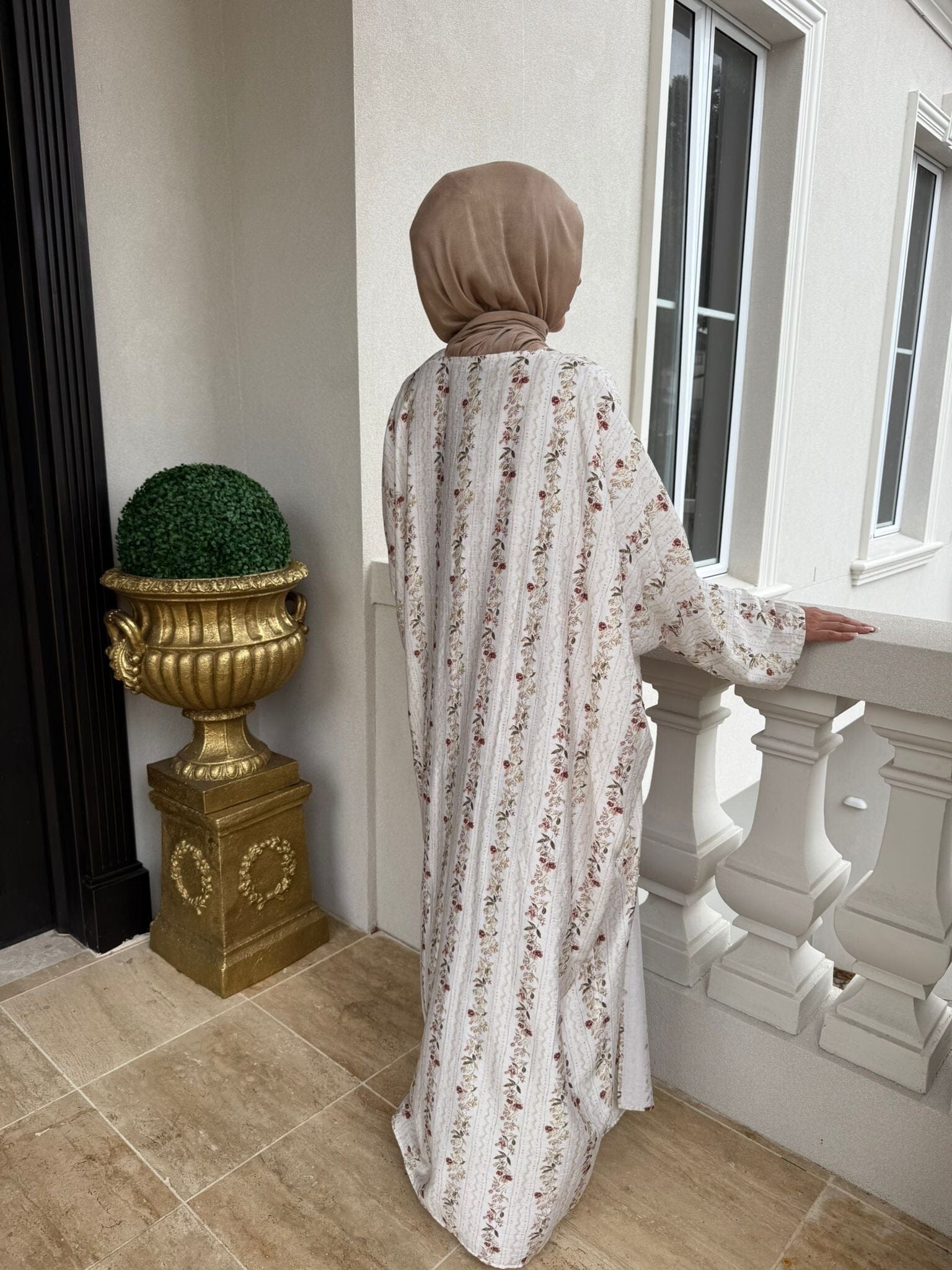 Beige Mini Rose Abaya