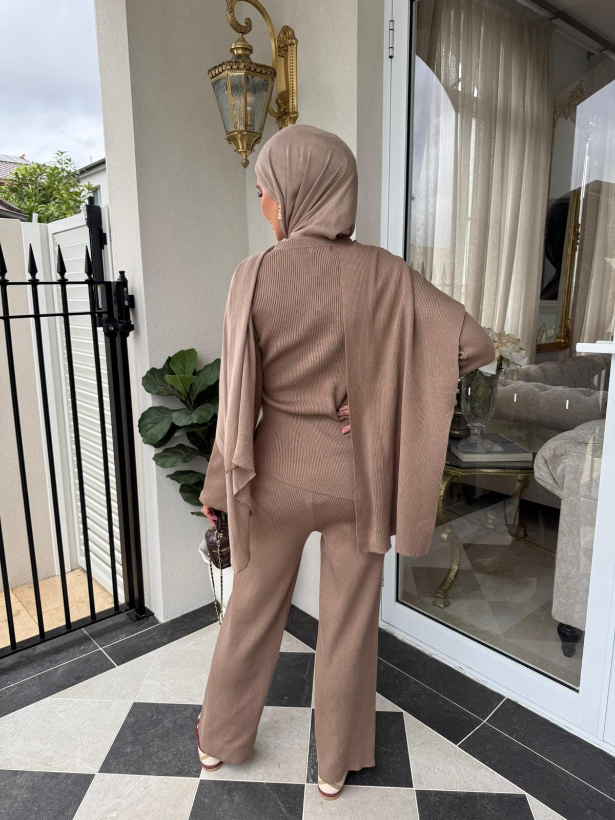Tima Throw Knit Set