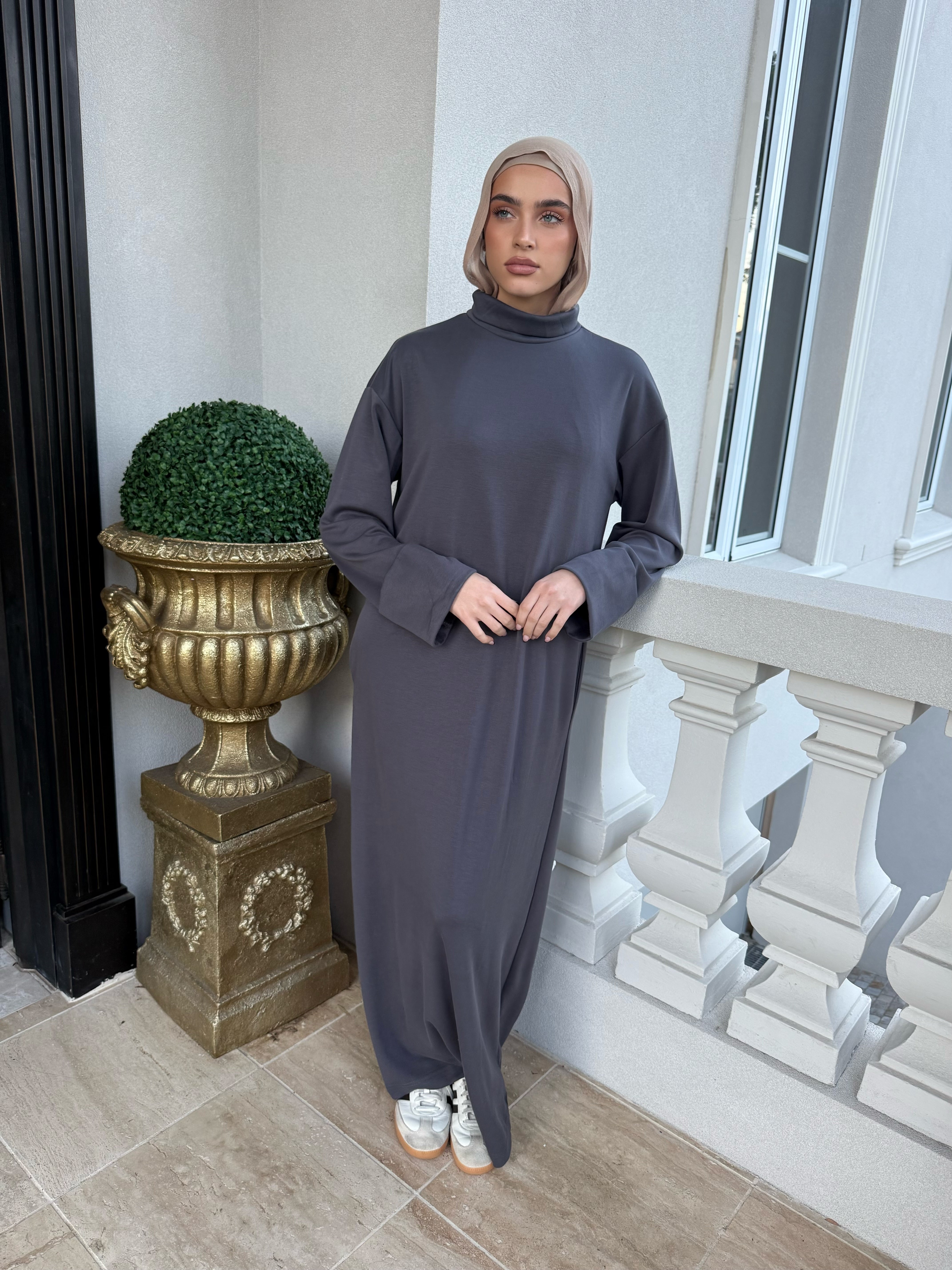 Ponti High Neck Abaya