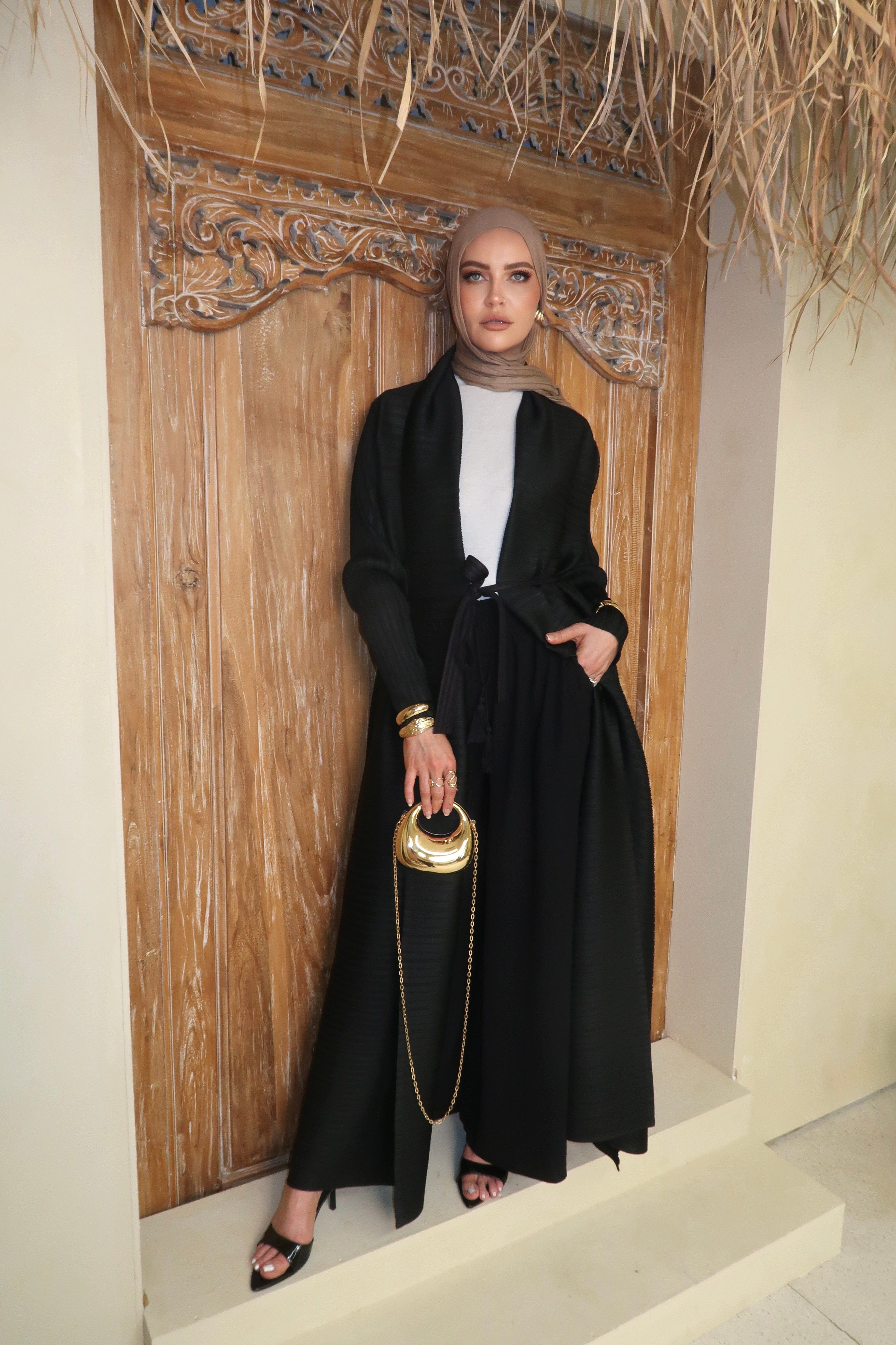 Layla I Pleated Open Abaya Black