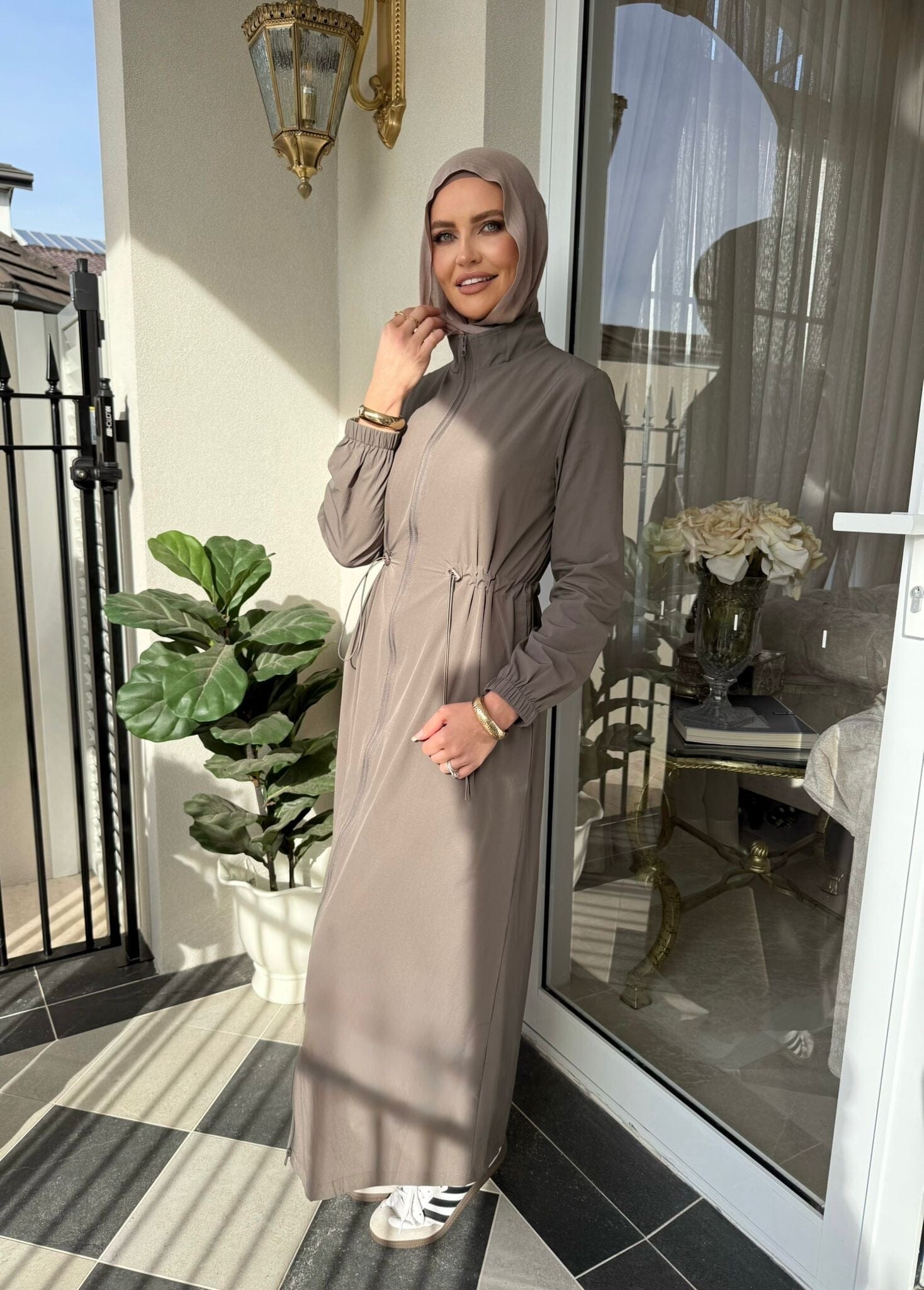 Anna Modest Wind Breaker