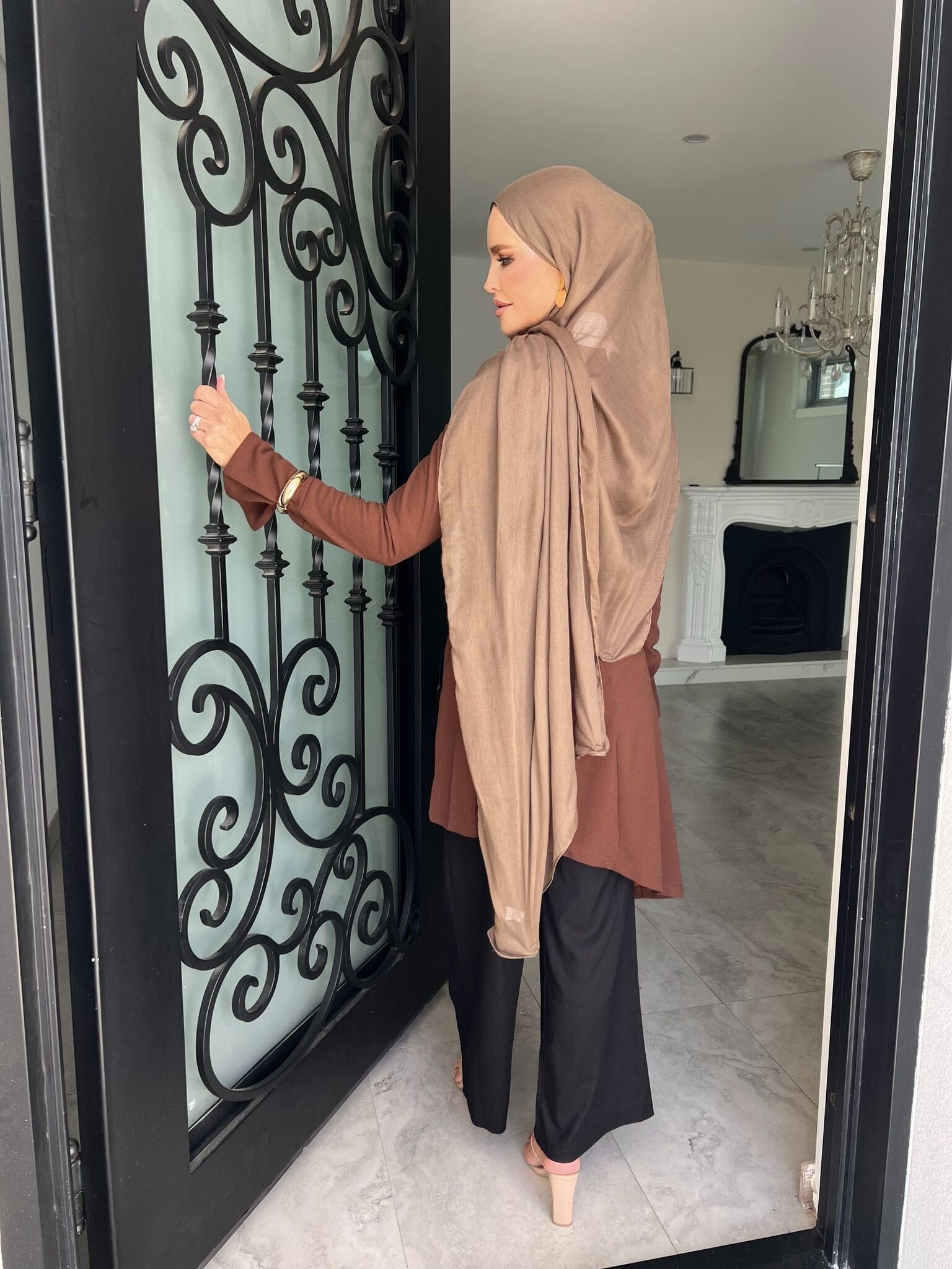 Tailored Isha Top