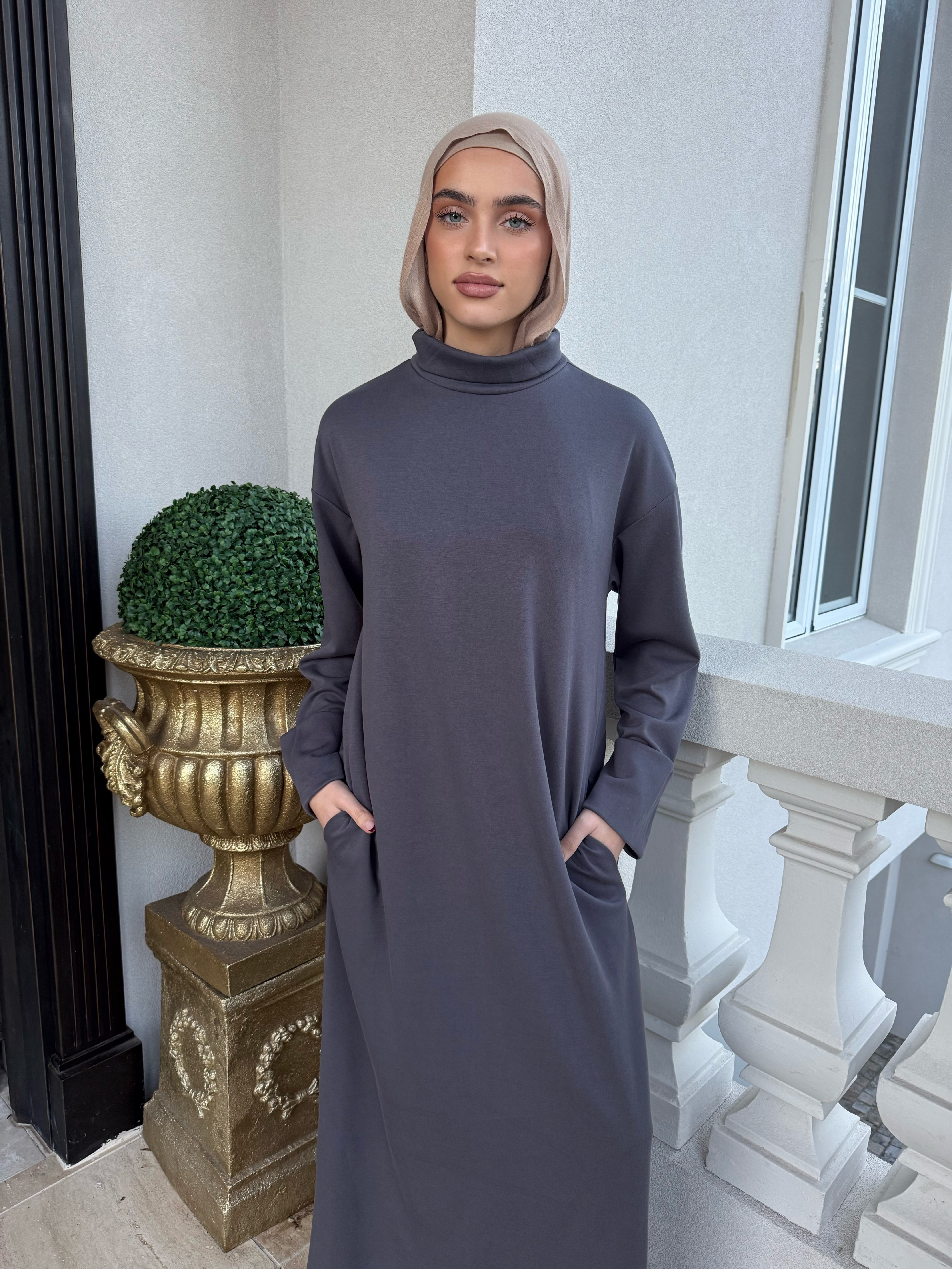 Ponti High Neck Abaya