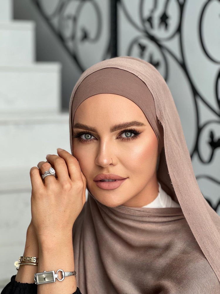 
            
                Load image into Gallery viewer, Taupe Hijab Set
            
        