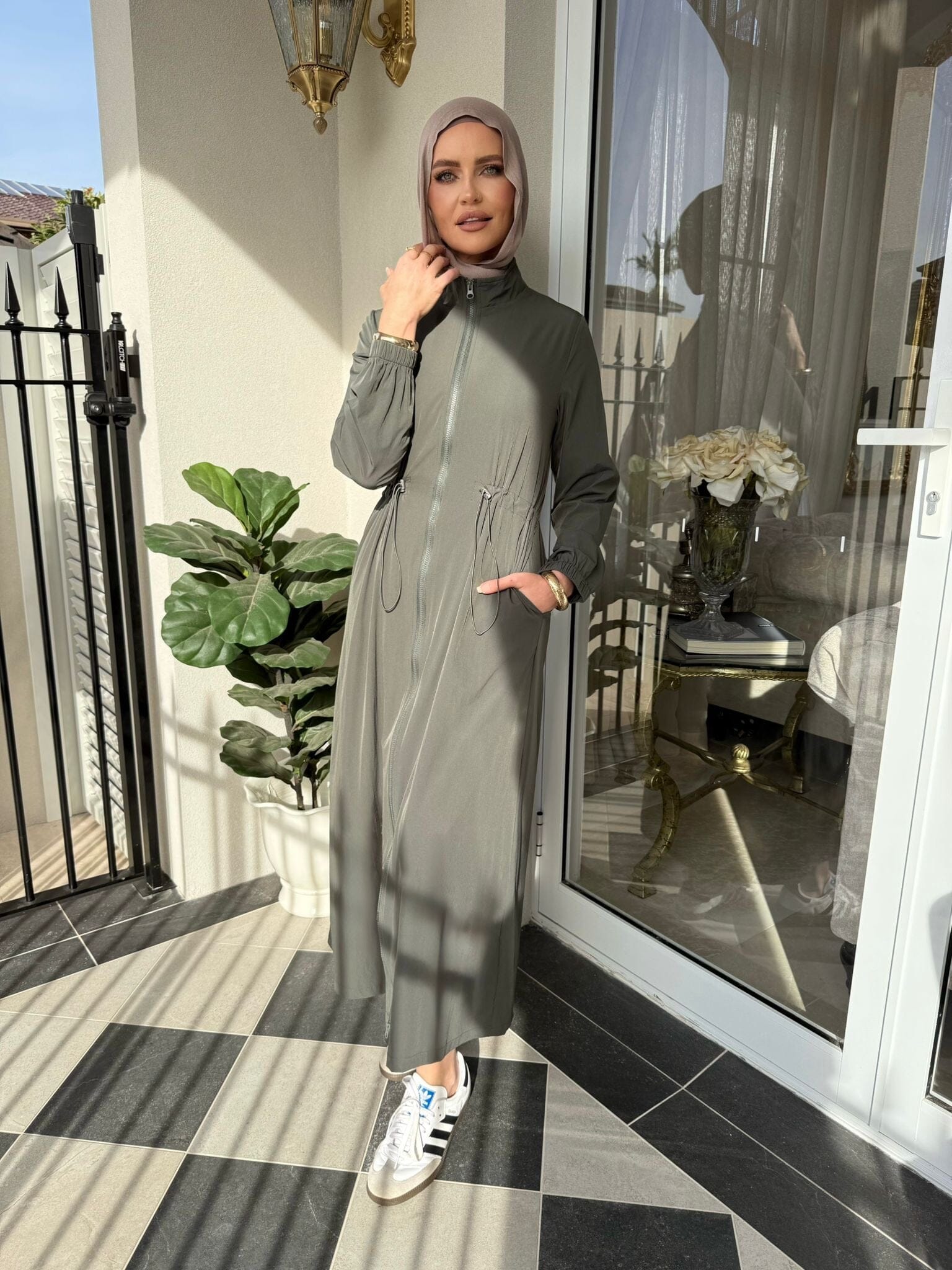 Anna Modest Wind Breaker