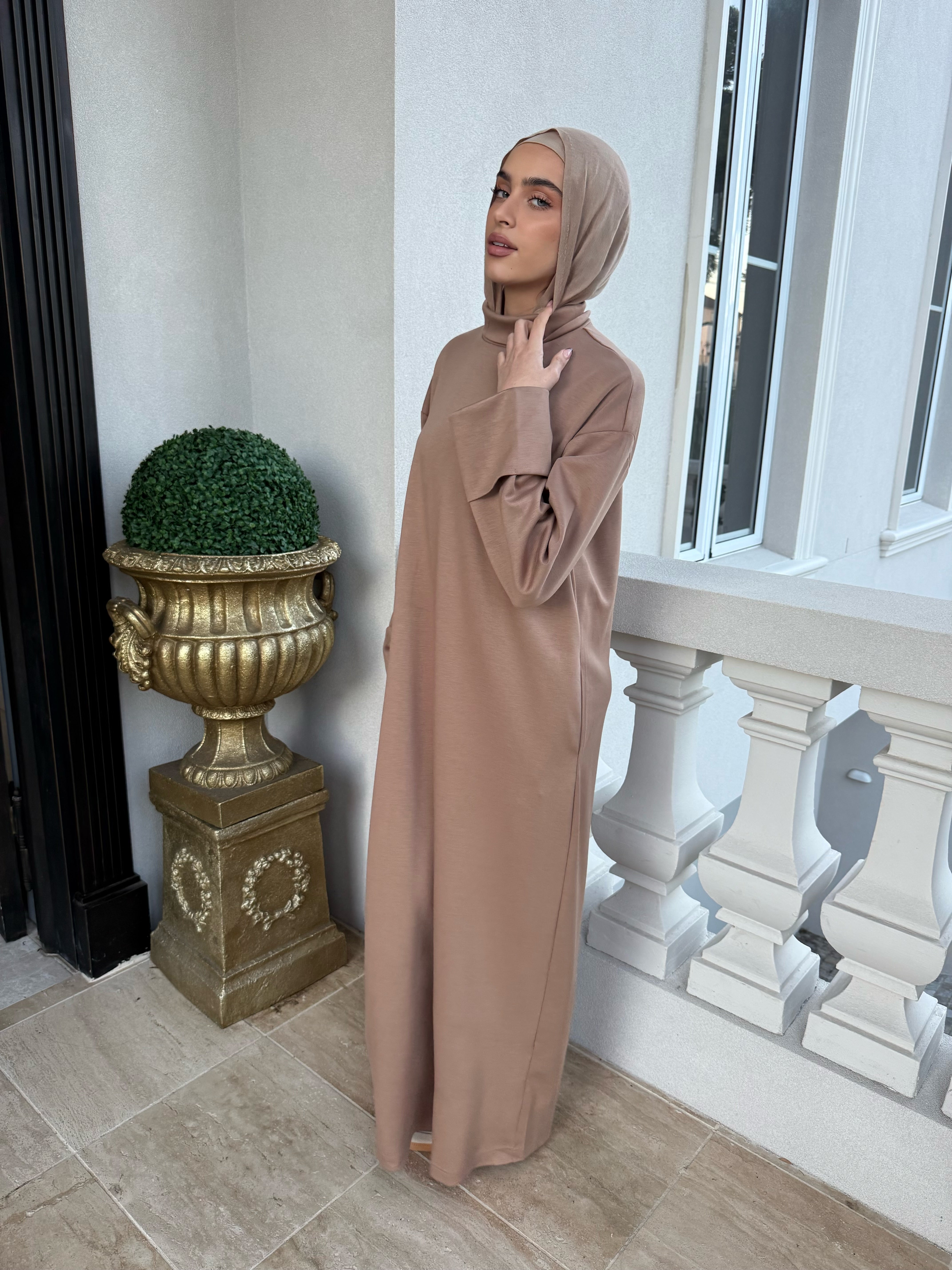 Ponti High Neck Abaya