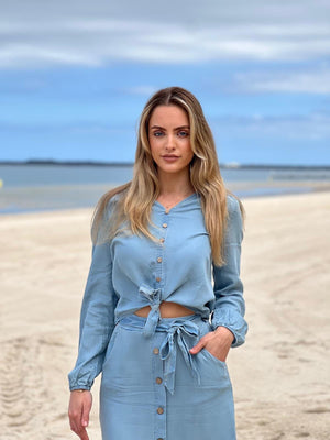 
            
                Load image into Gallery viewer, Beach Denim Top
            
        