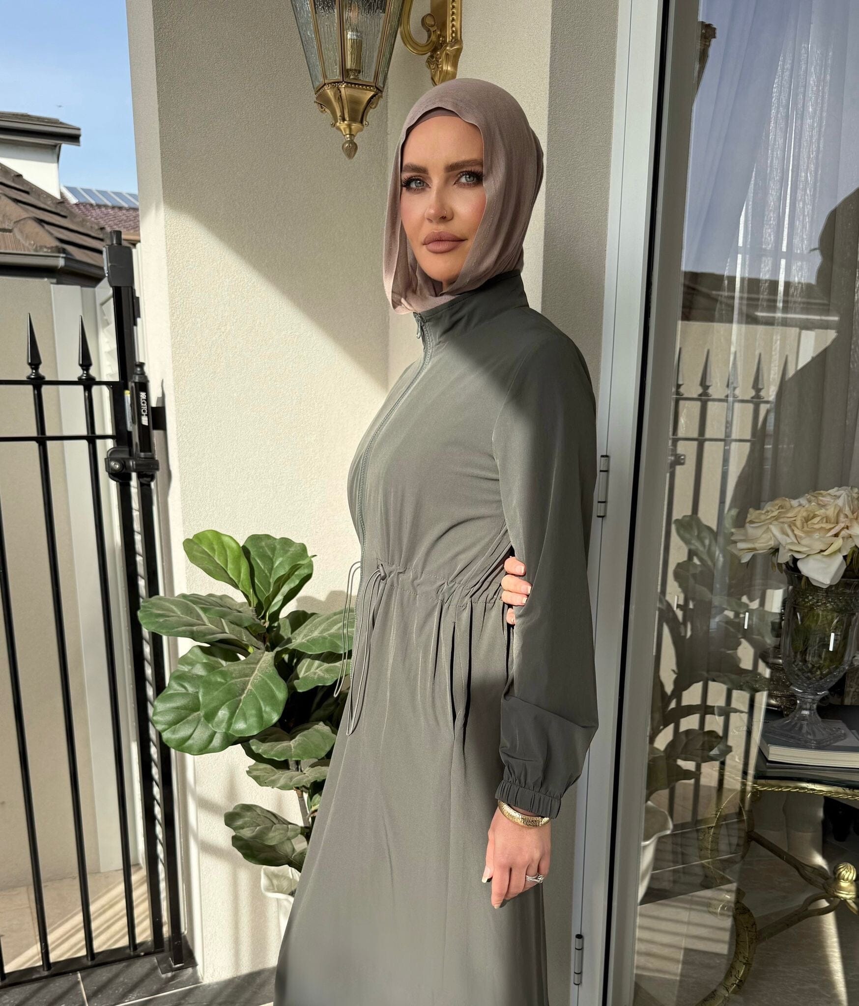 Anna Modest Wind Breaker