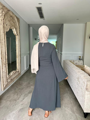 
            
                Load image into Gallery viewer, Tie Abaya
            
        
