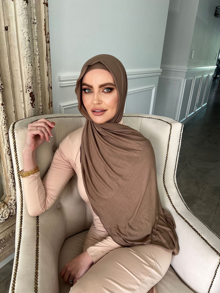 
            
                Load image into Gallery viewer, Dark Latte Jersey Hijab Set
            
        