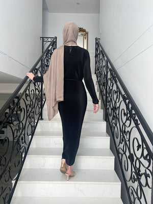 
            
                Load image into Gallery viewer, Pleated Abaya Set
            
        