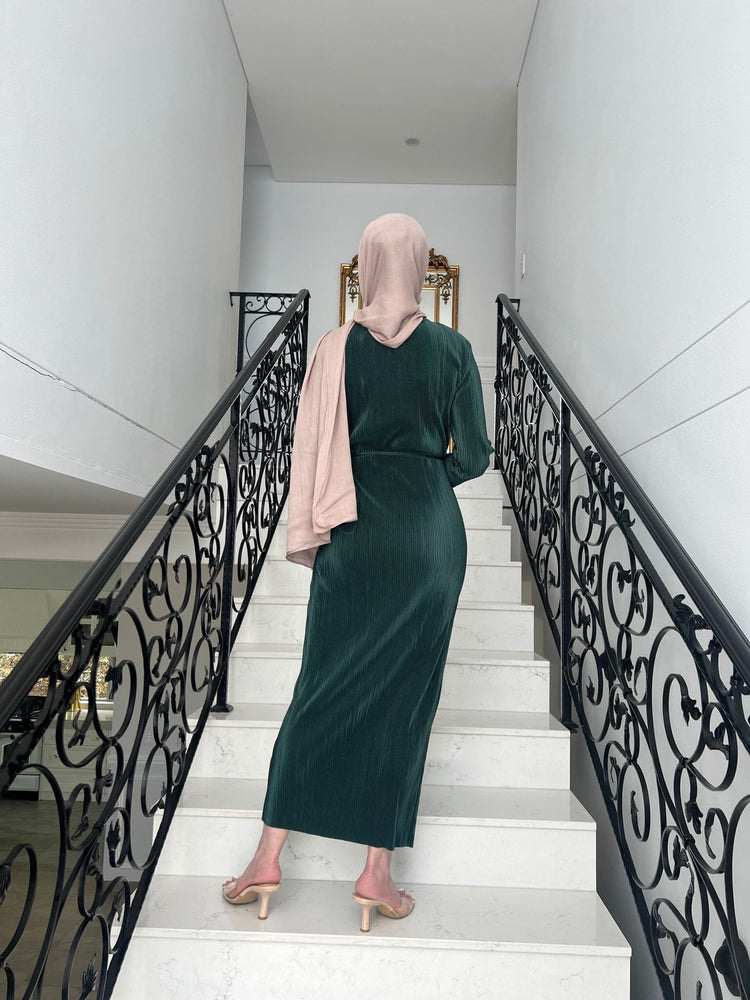 
            
                Load image into Gallery viewer, Pleated Abaya Set
            
        