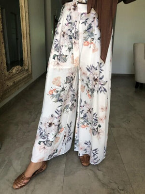 
            
                Load image into Gallery viewer, Floral Lee Loose Pants
            
        