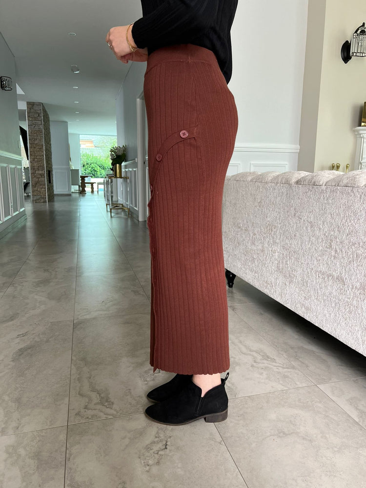 
            
                Load image into Gallery viewer, Pencil Button Knit Skirt
            
        