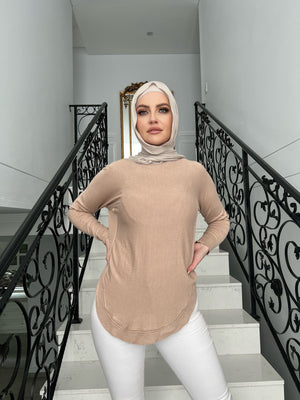 
            
                Load image into Gallery viewer, Knit Alina Top
            
        