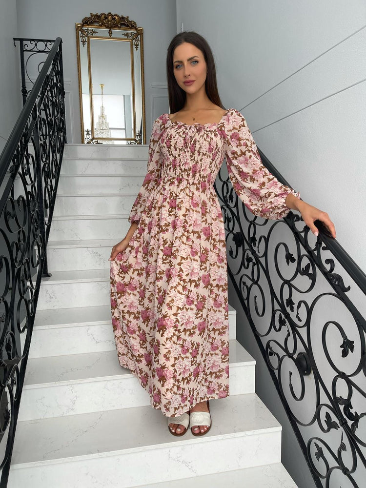 
            
                Load image into Gallery viewer, Maxi Pink Bella Dress
            
        